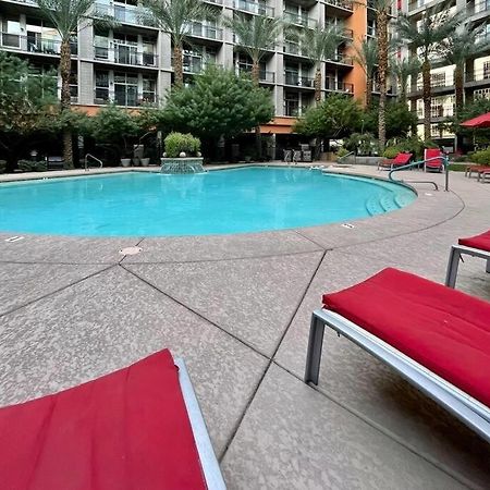 Loft Living Downtown At Its Best! Very Spacious Phoenix Bagian luar foto